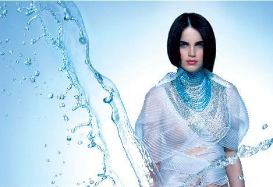 Tuğçe Kazaz dövmelerini sildirdi