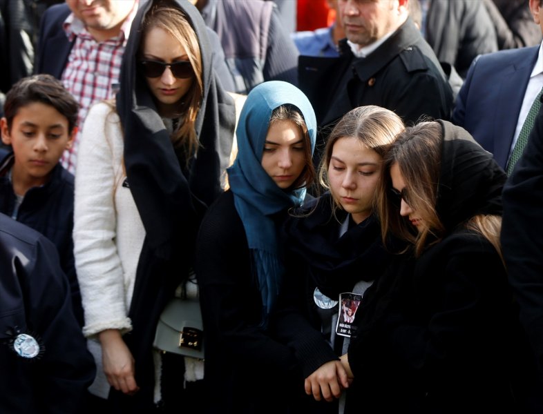 Türkiye�nin gururu Naim Süleymanoğlu son yolculuğuna uğurlandı