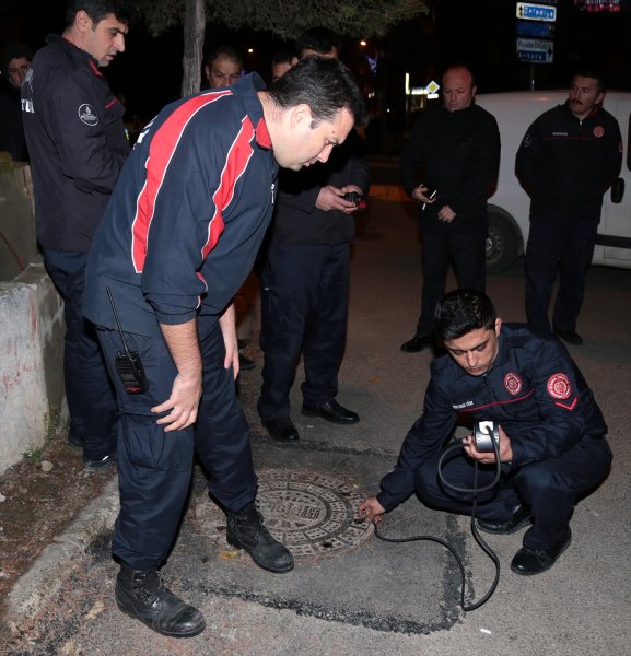 Tuzla'da kaçak kimyasal madde dökülen alan görüntülendi