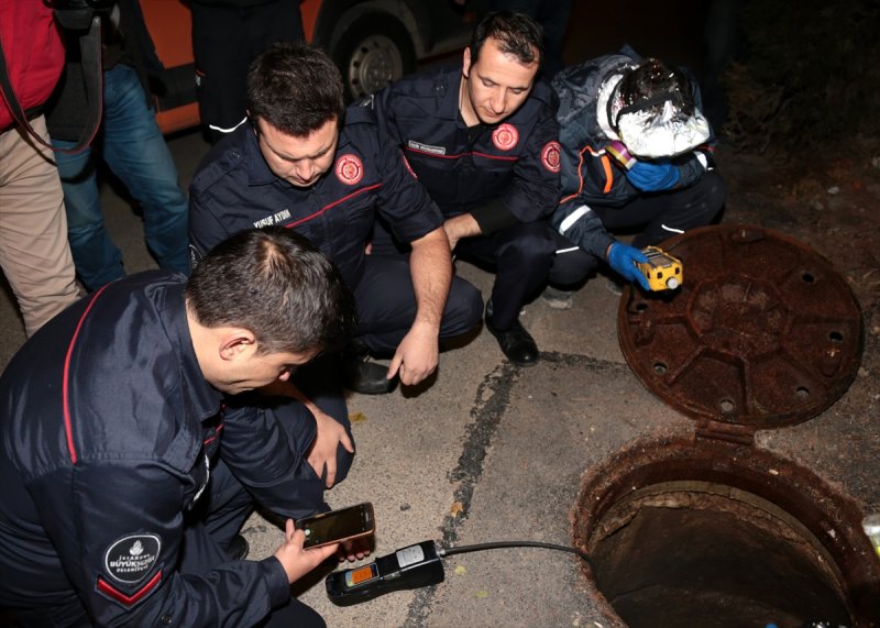Tuzla'da kaçak kimyasal madde dökülen alan görüntülendi