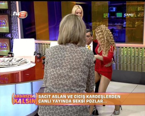 Cicişler Sacit Aslan'ın kucağında poz verdi 