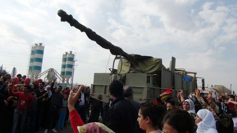 Mardin'de Kobani'ye giden peşmergelere sevgi gösterisi