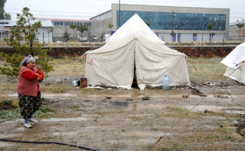 Van'da kar yağışı başladı