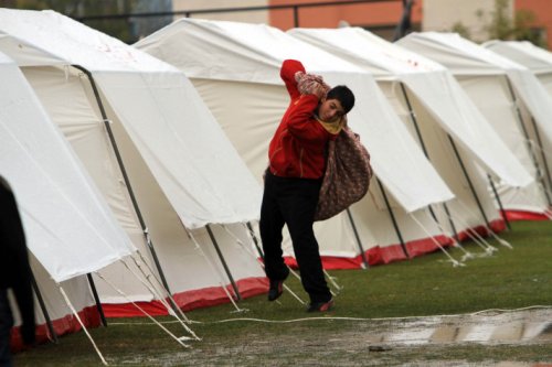 Van'da kar yağışı başladı