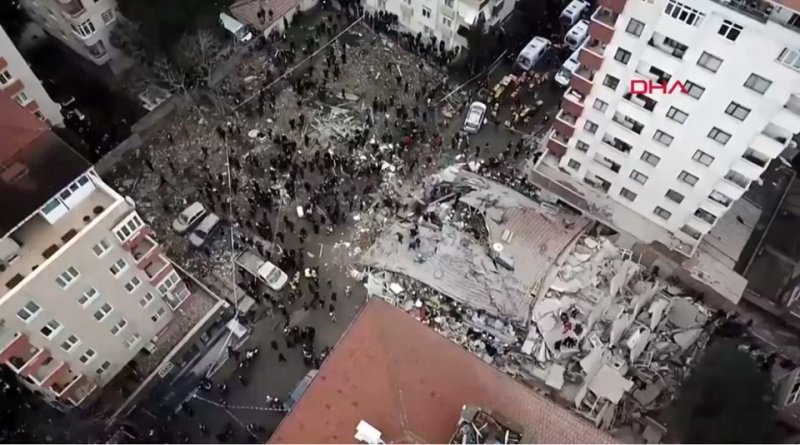 Kartal'da patlama sonrası 8 katlı bina çöktü