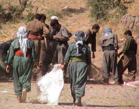 Yakalanan PKK'lının üzerinden çıkan fotoğraflar