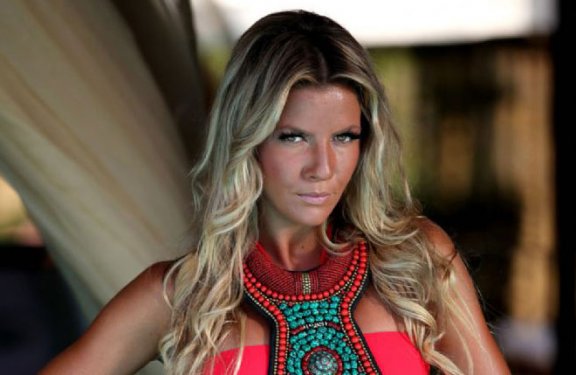 İkoncan Ivana Sert yaz sezonunu açtı