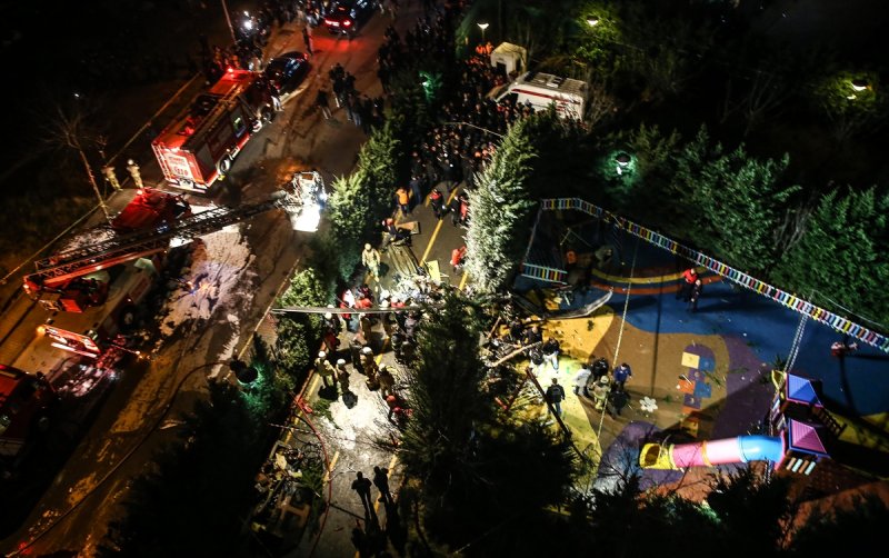İstanbul'da askeri helikopter düştü
