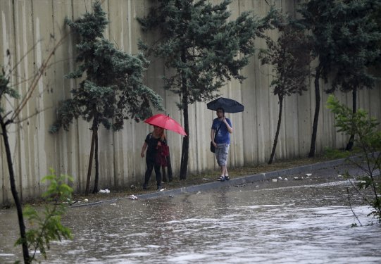 İstanbul'da sağanak yağmur etkisi