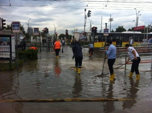 İstanbul'da sağanak yağmur etkisi