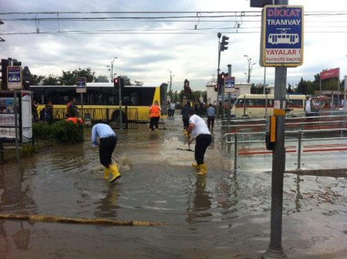 İstanbul'da sağanak yağmur etkisi