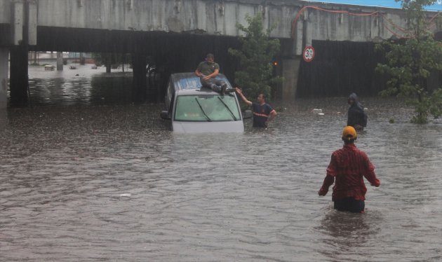 İstanbul'da sağanak yağmur etkisi