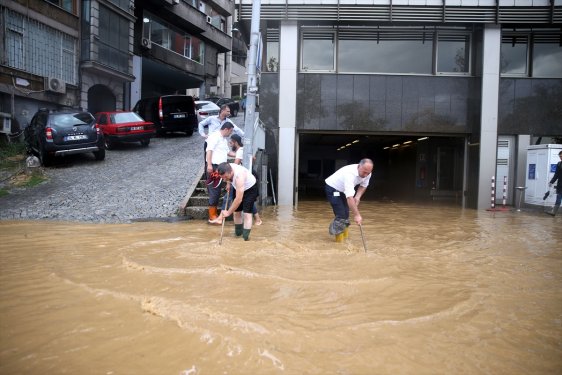 İstanbul'da sağanak yağmur etkisi