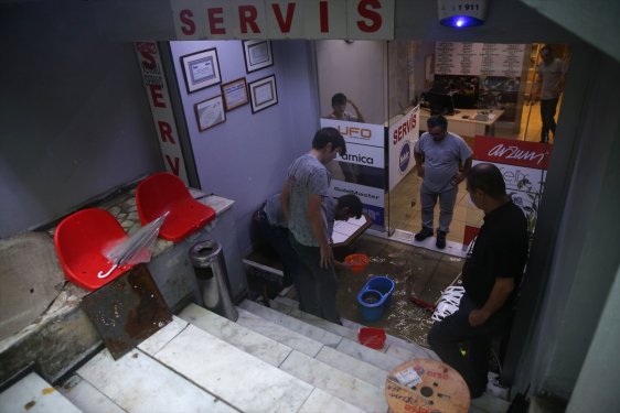 İstanbul'da sağanak yağmur etkisi
