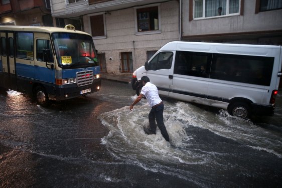 İstanbul'da sağanak yağmur etkisi