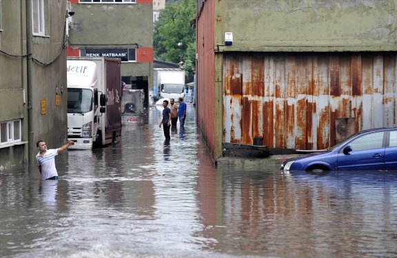 İstanbul'da sağanak yağmur etkisi