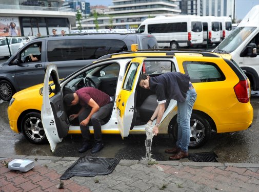 İstanbul'da sağanak yağmur etkisi