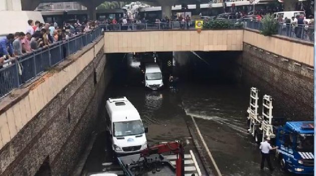 İstanbul'da sağanak yağmur etkisi