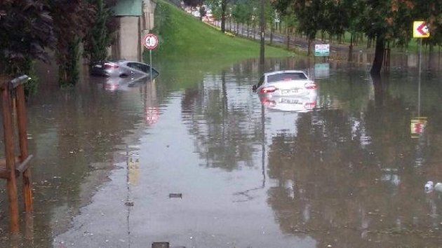 İstanbul'da sağanak yağmur etkisi