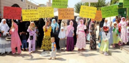 Şanlıurfa'da kızları okula 'tesettürlü gönderin' çağrısı