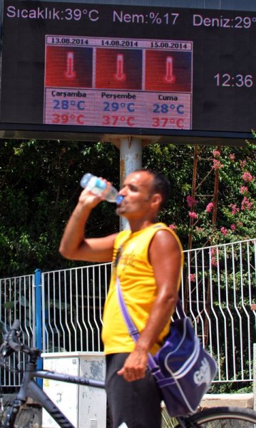 Antalya 39 derecede kavruldu
