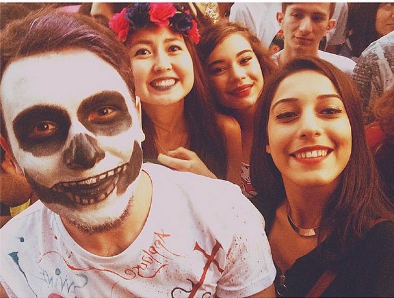 Lady Gaga konserinde hayranları da ilginç giyindi