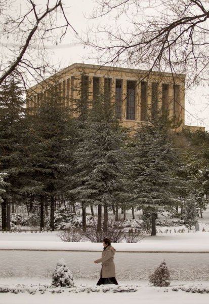 Ankara güne karla uyandı