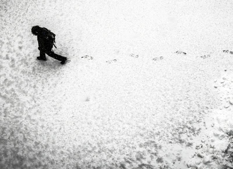 Ankara güne karla uyandı