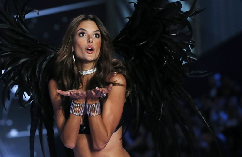 Victoria's Secret defilesi Londra'da yapıldı