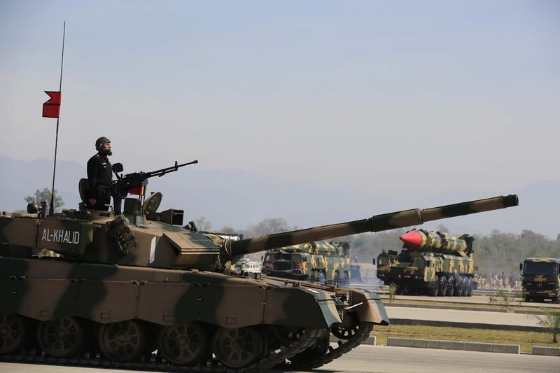 Pakistan yeni silahlarıyla gövde gösterisi yaptı