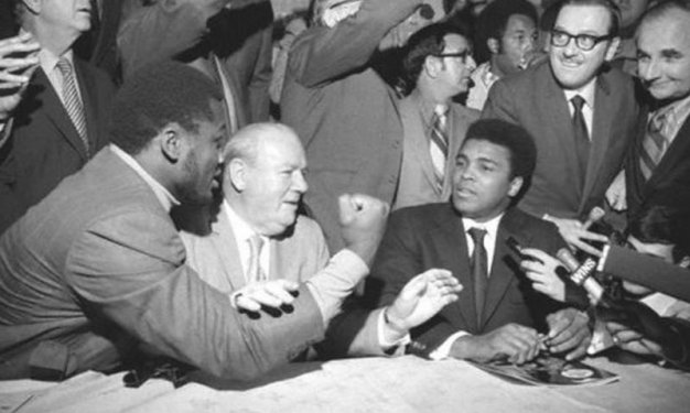 Muhammed Ali & Joe Frazier ile asrın boks maçı
