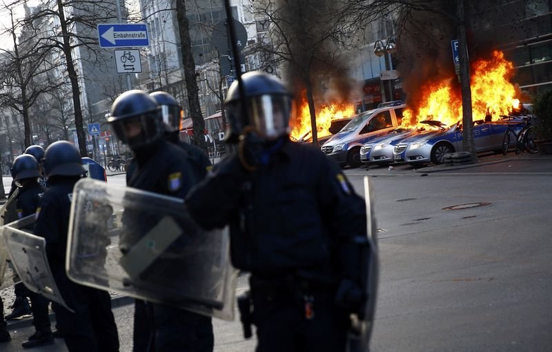 Almanya'da Avrupa Merkez Bankası'na protesto