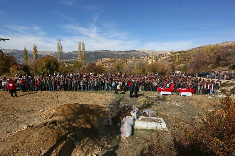 Madenciler son yolculuğuna uğurlandı