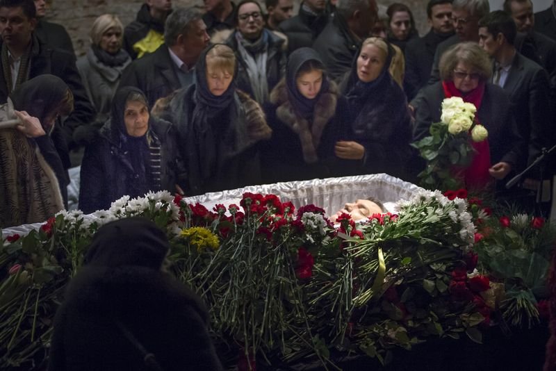 Muhalif lider Nemtsov'a veda 