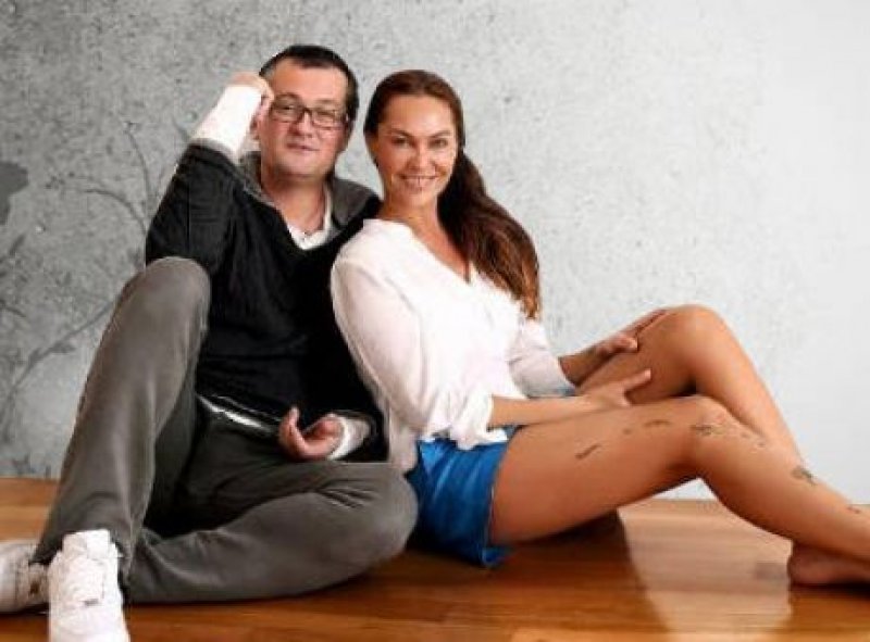 Hülya Avşar gazetecileri görünce sporu yarım bıraktı