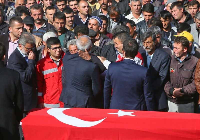 Madenciler son yolculuğuna uğurlandı