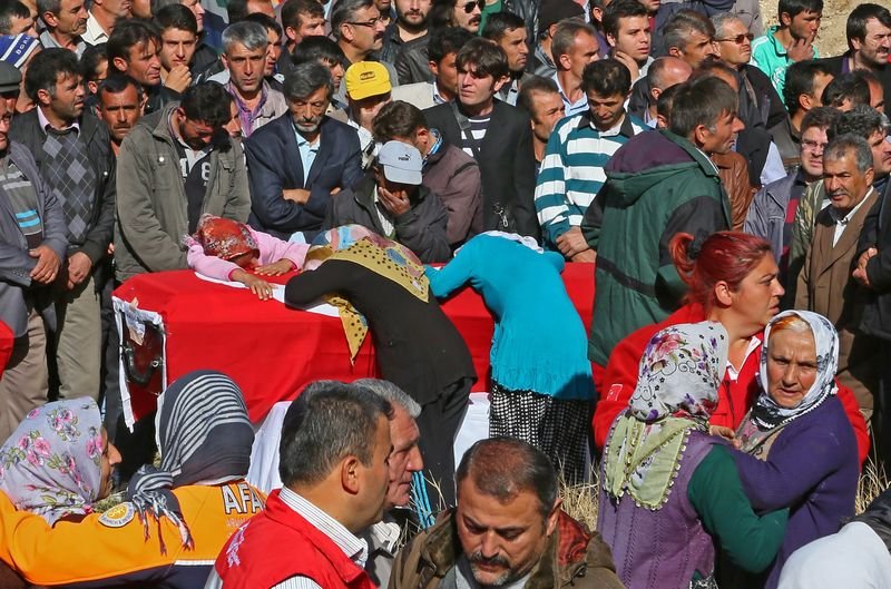 Madenciler son yolculuğuna uğurlandı