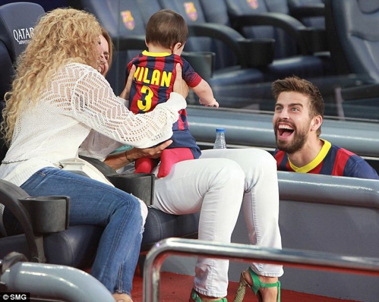 Shakira'nın oğlu Milan babası Gerard Pique'nin izinde