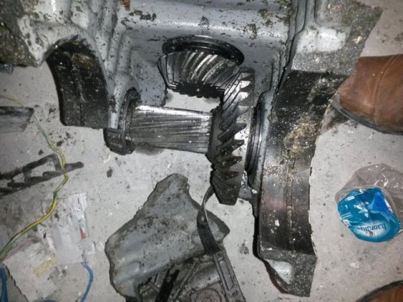 Asansör faciasının delil fotoğrafları ortaya çıktı