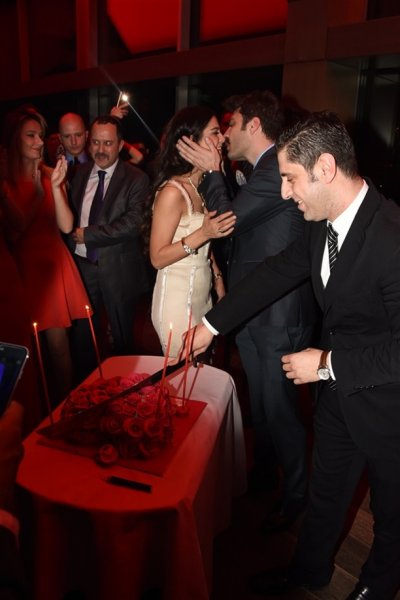 Şahin Irmak ile Asena Tuğal nişanlandı