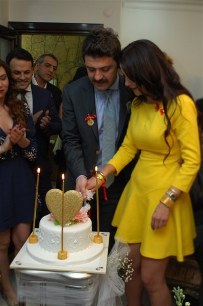 Şahin Irmak ile Asena Tuğal nişanlandı