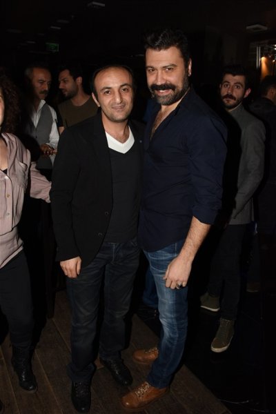 Şahin Irmak ile Asena Tuğal nişanlandı