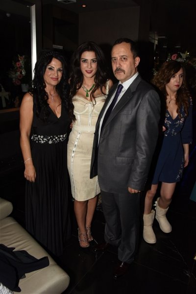 Şahin Irmak ile Asena Tuğal nişanlandı