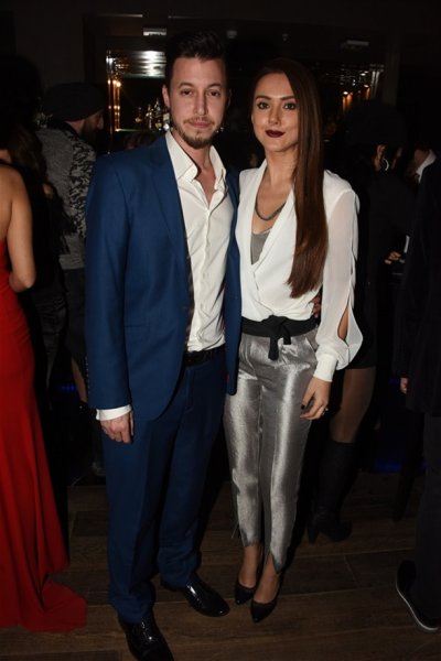 Şahin Irmak ile Asena Tuğal nişanlandı