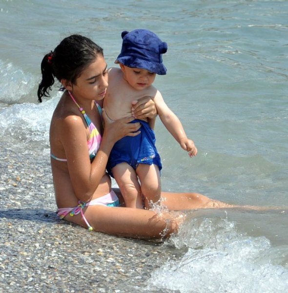 Tatilciler Bodrum'daki şelalede serinledi