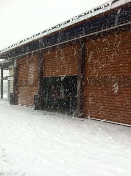 İstanbul'da kar yağışı hayatı olumsuz etkiledi