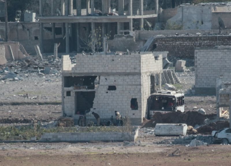 Harabeye dönen Kobani görüntülendi