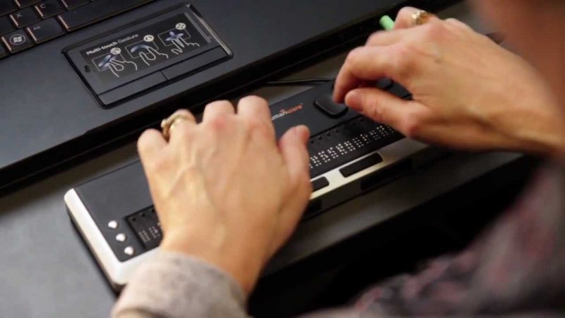 Engellere nokta koyan alfabe: Braille alfabesi