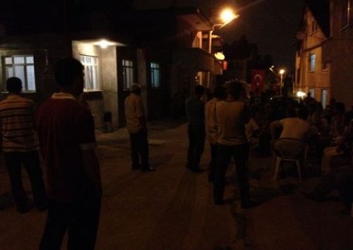 Şehit ailelerin evine ateş düştü