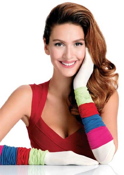 Tuba Büyüküstün ve Bergüzar Korel bir ankette karşı karşıya getirildi